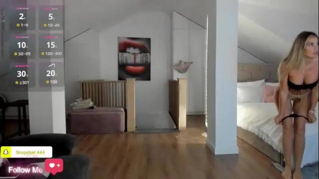 Image 6 of milfblondy Stream on Chaturbate on 1 month ago