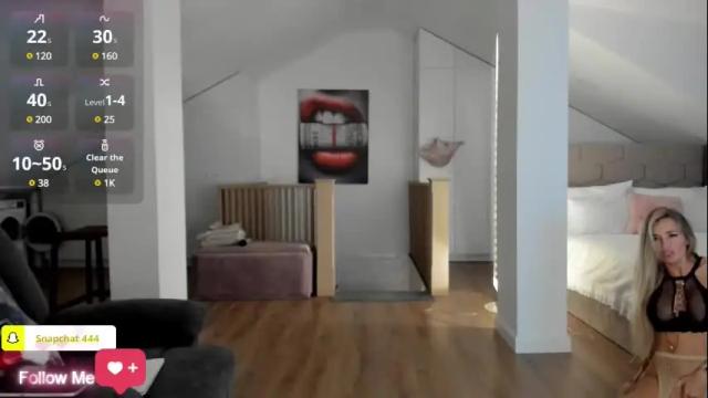 Image 7 of milfblondy Stream on Chaturbate on 1 month ago