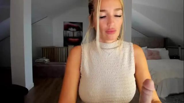 Image 10 of milfblondy Stream on Chaturbate on 1 month ago