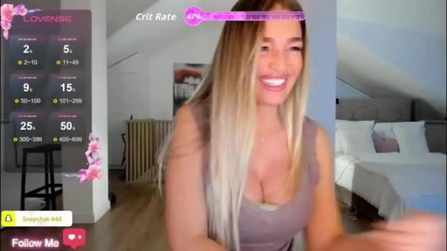 Image 6 of milfblondy Stream on Chaturbate on 1 month ago