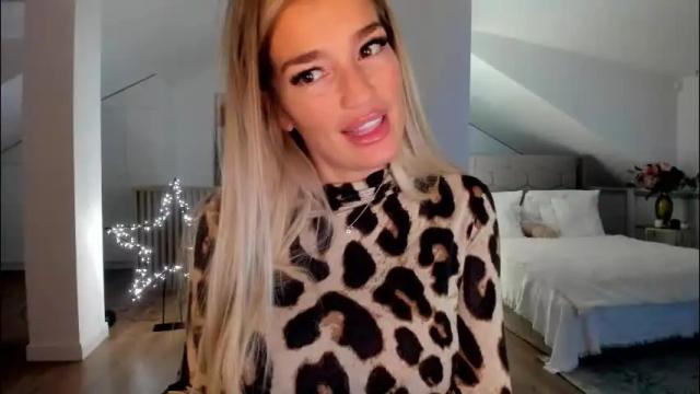 Image 3 of milfblondy Stream on Chaturbate on 15 days ago