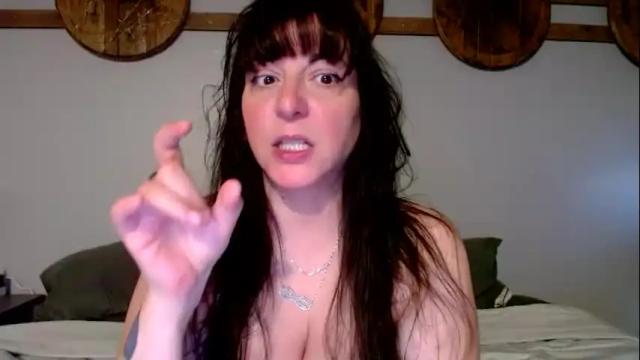 Image 12 of milfmonee Stream on Chaturbate on 12 months ago