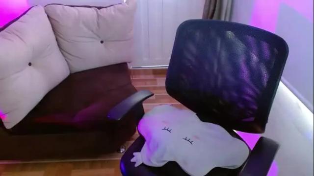 Image 12 of milfrosalie Stream on Chaturbate on 27 days ago