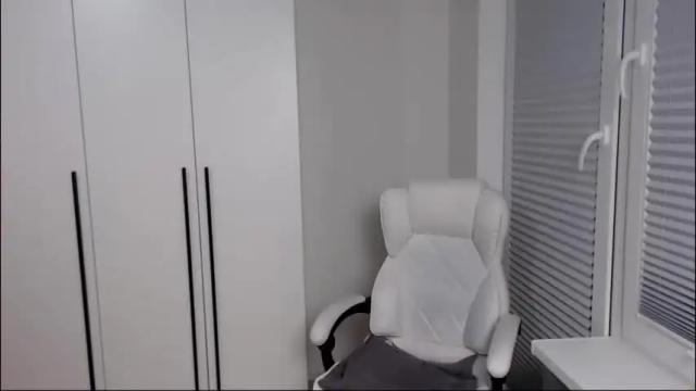 Image 2 of milfscarlette Stream on Chaturbate on 20 days ago