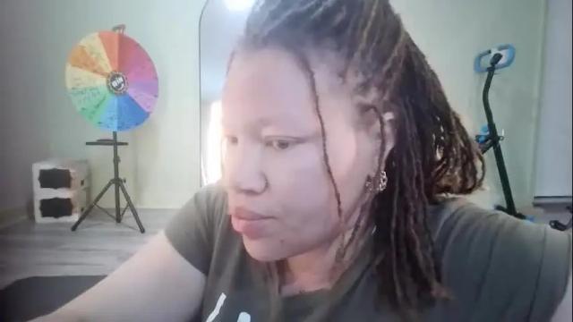 Image 11 of milfshakelounge Stream on Chaturbate on 4 months ago