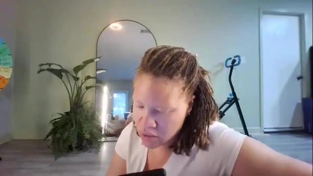 Thumbnail 1, milfshakelounge's Stream at Chaturbate, 4 months ago