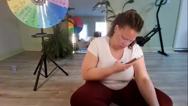 Image 12 of milfshakelounge Stream on Chaturbate on 4 months ago
