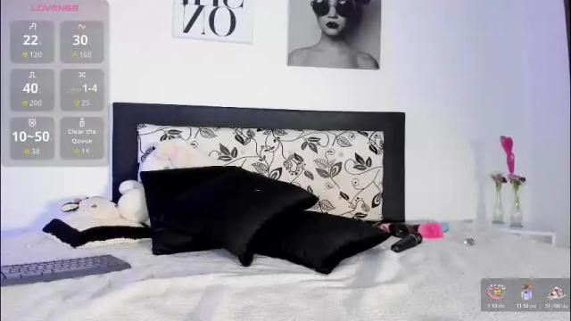 Image 3 of mili_mattell Stream on Chaturbate on 1 month ago