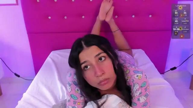 Image 8 of miliaangeles Stream on Chaturbate on 14 months ago