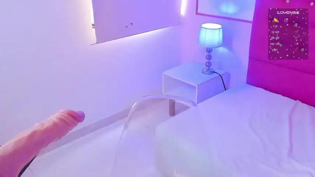 Image 12 of miliaangeles Stream on Chaturbate on 14 months ago