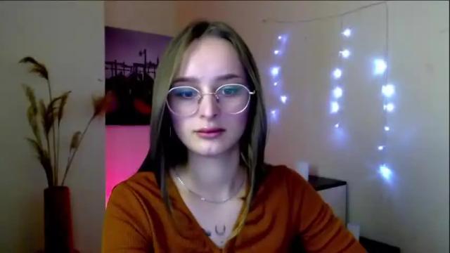 Image 2 of milka_shy Stream on Chaturbate on 19 months ago