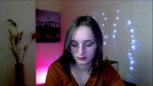 Image 3 of milka_shy Stream on Chaturbate on 19 months ago