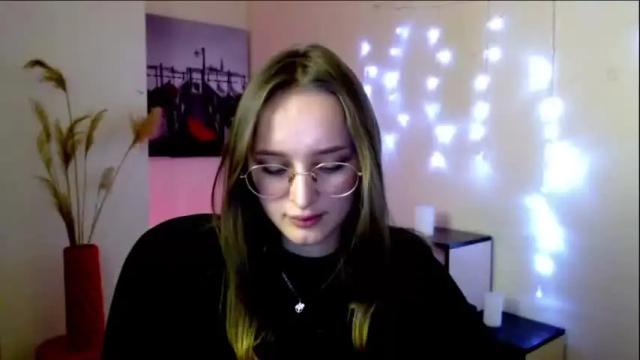 Image 2 of milka_shy Stream on Chaturbate on 27 months ago