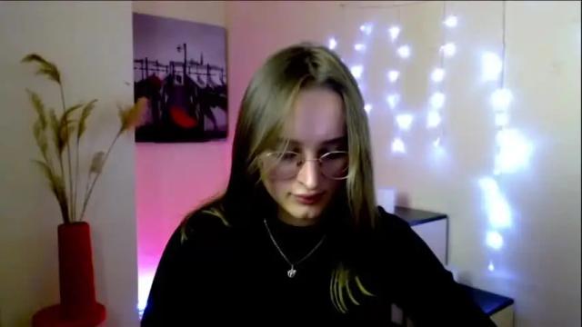Image 4 of milka_shy Stream on Chaturbate on 27 months ago