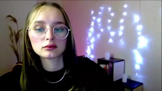 Image 7 of milka_shy Stream on Chaturbate on 27 months ago