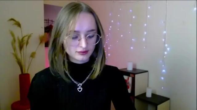Image 6 of milka_shy Stream on Chaturbate on 19 months ago