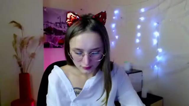 Image 2 of milka_shy Stream on Chaturbate on 27 months ago
