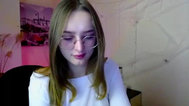 Image 3 of milka_shy Stream on Chaturbate on 18 months ago