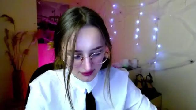 Image 10 of milka_shy Stream on Chaturbate on 18 months ago