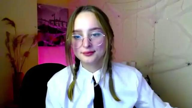 Image 3 of milka_shy Stream on Chaturbate on 18 months ago