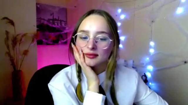 Image 4 of milka_shy Stream on Chaturbate on 18 months ago