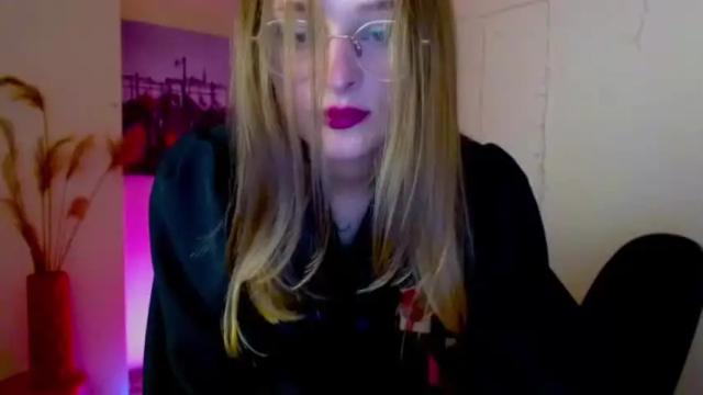 Image 2 of milka_shy Stream on Chaturbate on 26 months ago