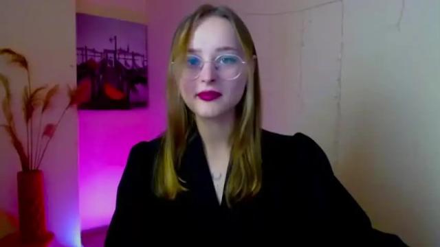 Image 4 of milka_shy Stream on Chaturbate on 26 months ago