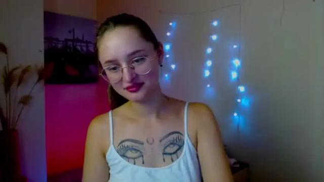 Image 12 of milka_shy Stream on Chaturbate on 18 months ago