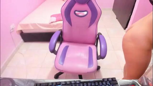 Image 4 of milky__boobs69 Stream on Chaturbate on 2 months ago