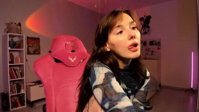 Image 4 of milky_cunt Stream on Chaturbate on 3 months ago
