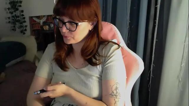 Image 2 of millapoolys Stream on Chaturbate on 1 month ago