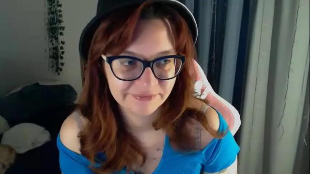 Image 4 of millapoolys Stream on Chaturbate on 1 month ago