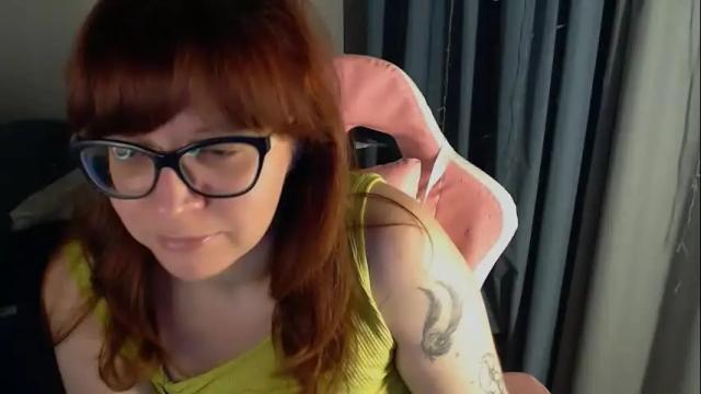 Image 2 of millapoolys Stream on Chaturbate on 6 days ago