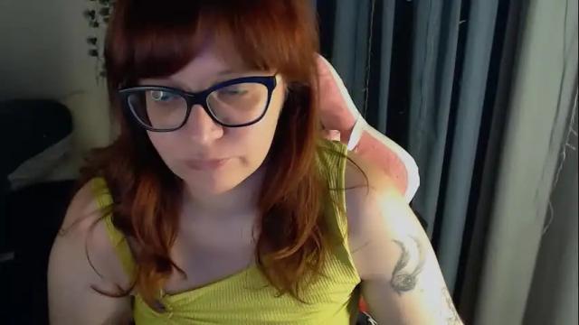 Image 3 of millapoolys Stream on Chaturbate on 6 days ago
