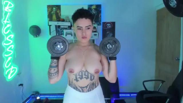 Image 4 of milley_rose Stream on Chaturbate on 1 month ago