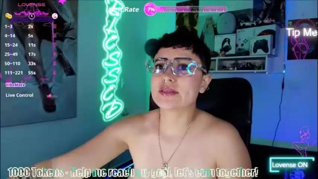 Image 4 of milley_rose Stream on Chaturbate on 3 days ago