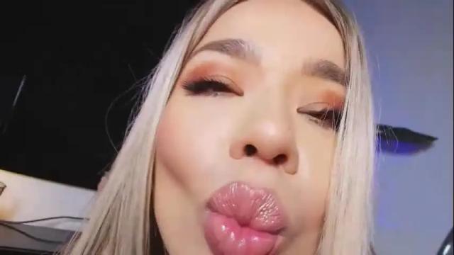 Image 2 of milliejhonson Stream on Chaturbate on 1 month ago