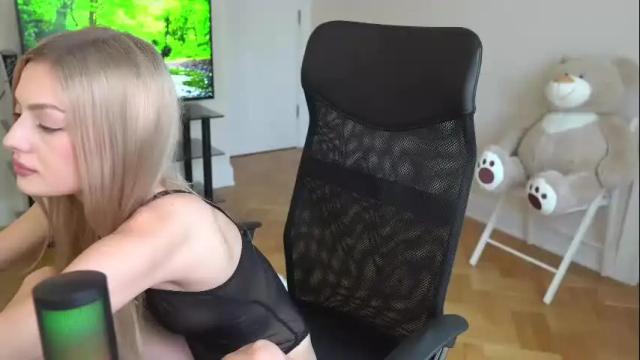 Image 3 of milly____ Stream on Chaturbate on 23 days ago