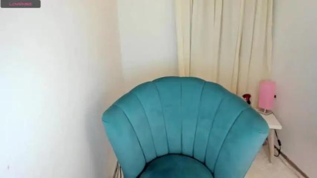 Image 4 of milly_laurent Stream on Chaturbate on 19 months ago