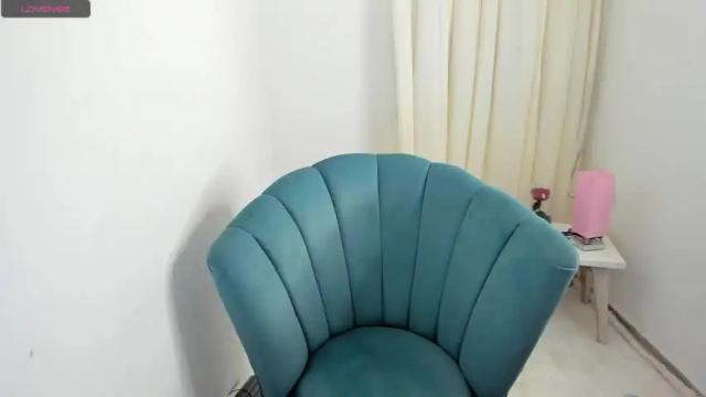 Image 8 of milly_laurent Stream on Chaturbate on 19 months ago