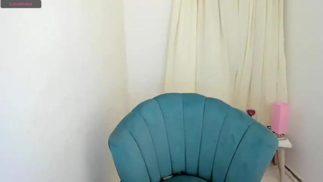 Image 6 of milly_laurent Stream on Chaturbate on 19 months ago