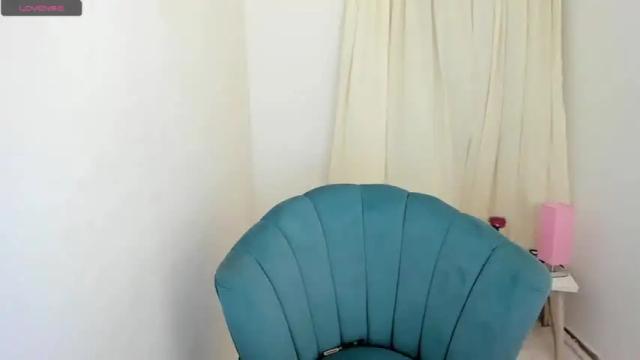 Image 7 of milly_laurent Stream on Chaturbate on 19 months ago