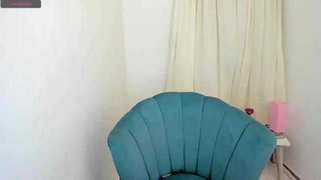 Image 8 of milly_laurent Stream on Chaturbate on 19 months ago