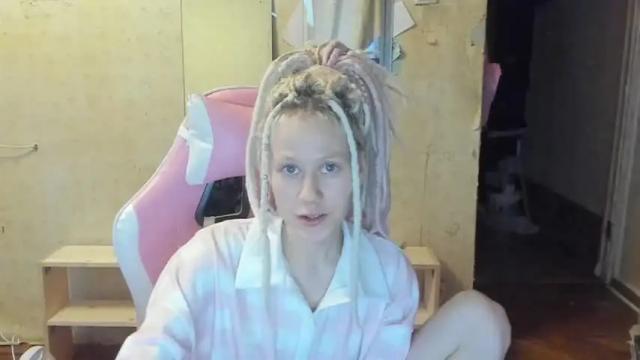 Image 2 of milly_meow Stream on Chaturbate on 19 months ago