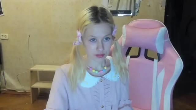 Image 2 of milly_meow Stream on Chaturbate on 17 months ago
