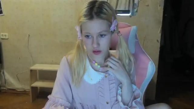 Image 4 of milly_meow Stream on Chaturbate on 17 months ago