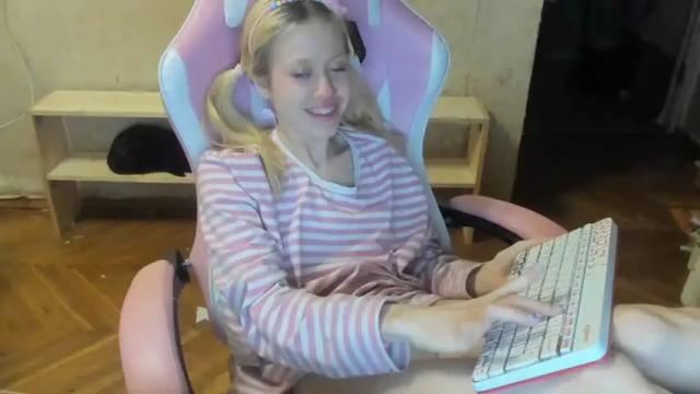 Image 2 of milly_meow Stream on Chaturbate on 17 months ago