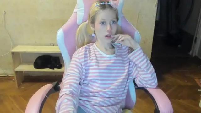Image 3 of milly_meow Stream on Chaturbate on 17 months ago
