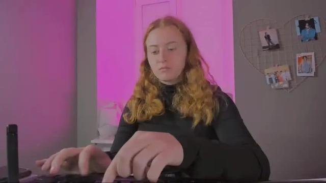 Image 2 of milly_milli Stream on Chaturbate on 25 months ago