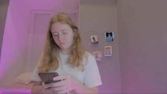 Image 10 of milly_milli Stream on Chaturbate on 23 months ago